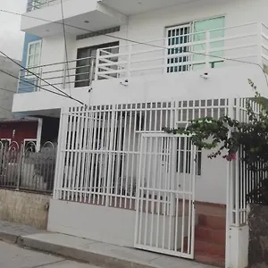  Habitación en casa particular Alcobas A 4 Calles De La Playa Colombia